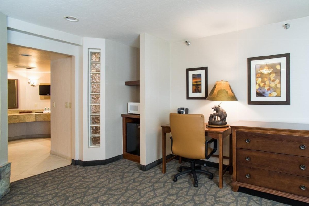 Holiday Inn Express South Lake Tahoe Image 6